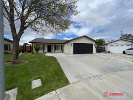 6014 Sarona St in Bakersfield, CA - Building Photo