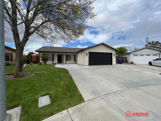 property at 6014 Sarona St