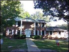 5800 N Walnut Rd in North Little Rock, AR - Building Photo