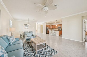 4939 Grand Cypress Blvd in North Port, FL - Foto de edificio - Building Photo