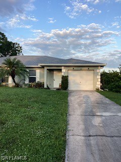 488 Bell Blvd in Lehigh Acres, FL - Building Photo