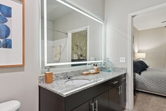 Park Central at Flower Mound in Flower Mound, TX - Foto de edificio - Building Photo