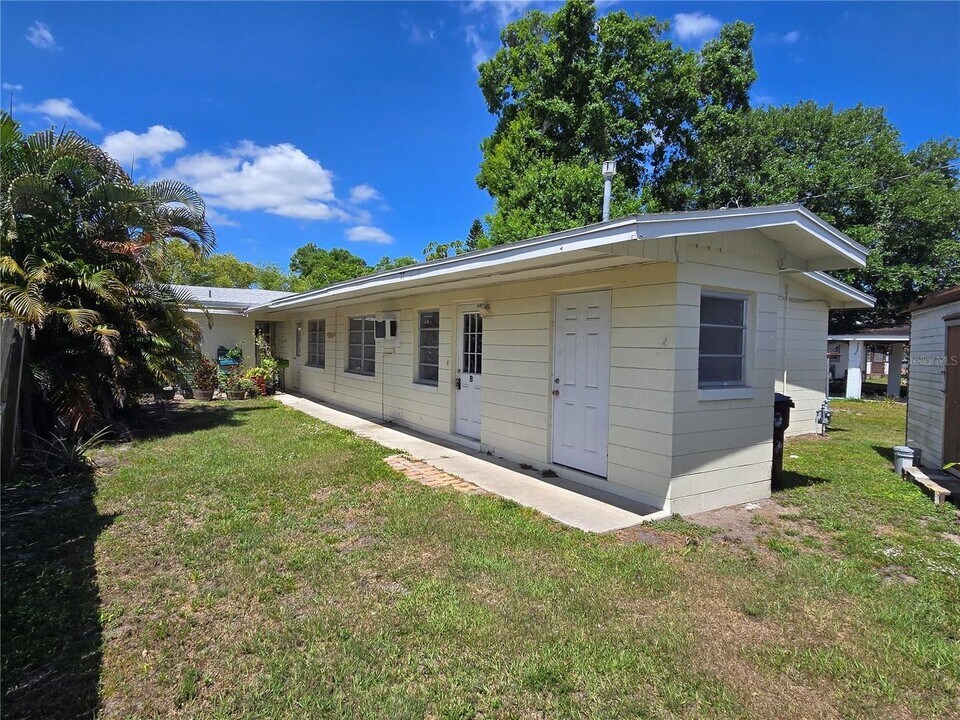 519 New York Ave in St. Cloud, FL - Building Photo
