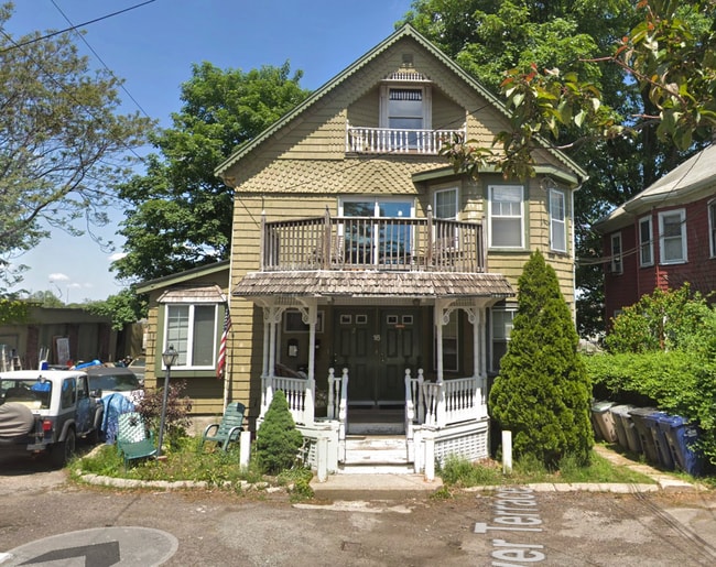 16 Sawyer Ter, Unit 1