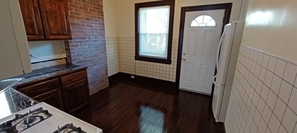 262 Bond St, Unit 262 in Bridgeport, CT - Foto de edificio - Building Photo