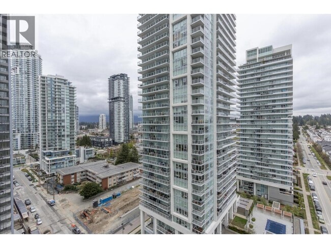 652 Whiting Way in Coquitlam, BC - Building Photo - Building Photo