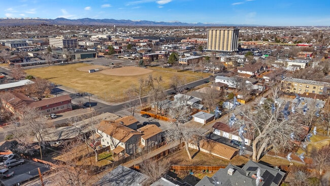 256 W Jefferson Ave in Englewood, CO - Building Photo - Building Photo