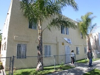 1777 Cerritos Ave in Long Beach, CA - Foto de edificio