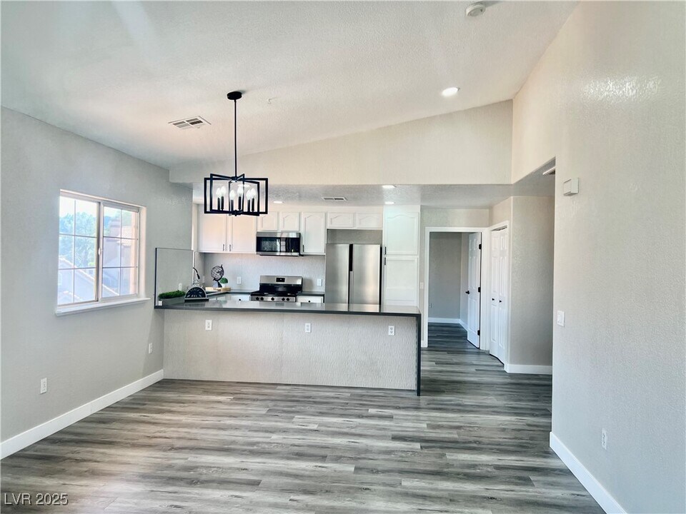 3327 Erva St in Las Vegas, NV - Building Photo