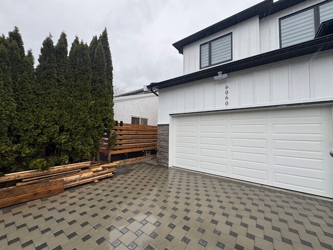 6060 Brooks Cres in Surrey, BC - Building Photo - Building Photo