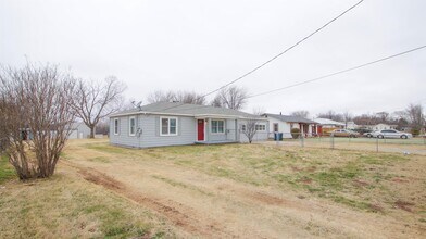1715 N Midwest Blvd in Oklahoma City, OK - Foto de edificio - Building Photo