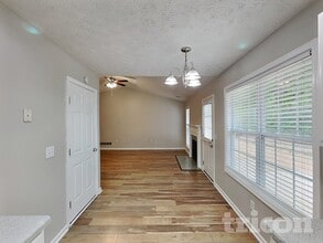 304 Johnny Ln in Dallas, GA - Foto de edificio - Building Photo