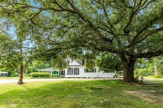 891 County Rd 284 in Alvin, TX - Building Photo - Building Photo