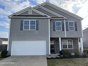 305 Battery Way in Bunnlevel, NC - Foto de edificio - Building Photo