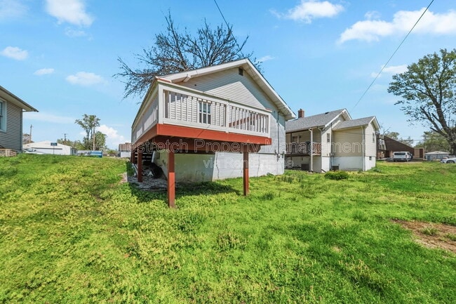 704 W Johnson St in Collinsville, IL - Building Photo - Building Photo