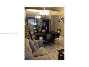 11449 NW 89th Ct in Hialeah Gardens, FL - Building Photo - Building Photo