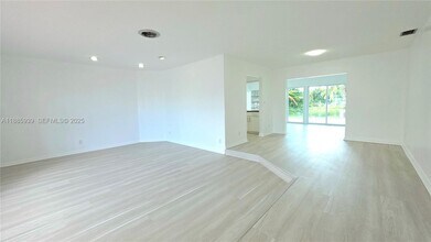 5300 SW 7th Ct in Margate, FL - Foto de edificio - Building Photo