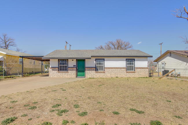 2203 E 29th St in Lubbock, TX - Building Photo - Building Photo