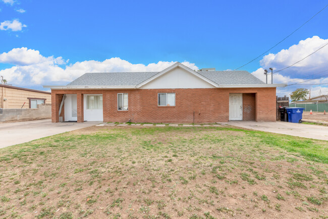 1973 E Don Carlos Ave in Tempe, AZ - Building Photo - Building Photo