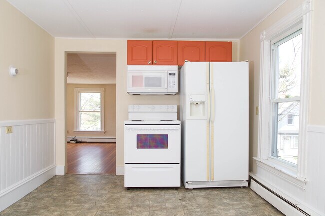 56 Drew St, Unit 2 in Burlington, VT - Foto de edificio - Building Photo