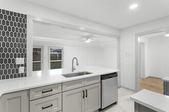 2222 N Grand Blvd in Pearland, TX - Building Photo - Building Photo