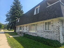 1001 Romayne Ave, Unit 1001 in Racine, WI - Building Photo