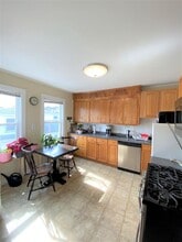 258 Belmont St, Unit #3 in Watertown, MA - Building Photo - Building Photo