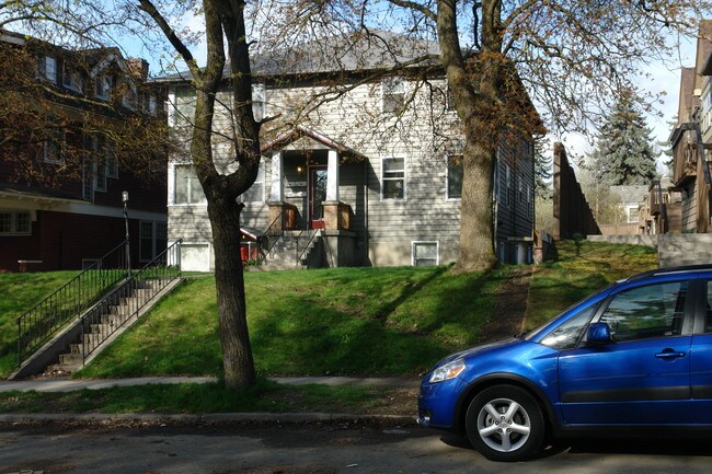 424 S Hemlock St in Spokane, WA - Foto de edificio - Building Photo