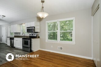 9909 Lakewood Dr in Louisville, KY - Building Photo - Building Photo