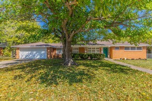 4305 Cummings Dr in North Richland Hills, TX - Building Photo