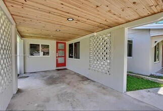 126 NW 3rd Ct in Boca Raton, FL - Building Photo - Building Photo