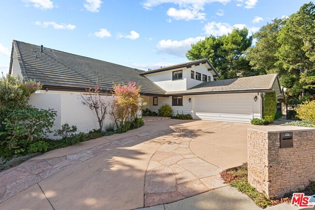 2601 Cordelia Rd in Los Angeles, CA - Building Photo - Building Photo