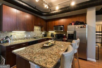 5300 Peachtree Rd in Atlanta, GA - Building Photo - Building Photo