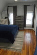 195 Plymouth St, Unit 2 in Holbrook, MA - Foto de edificio - Building Photo