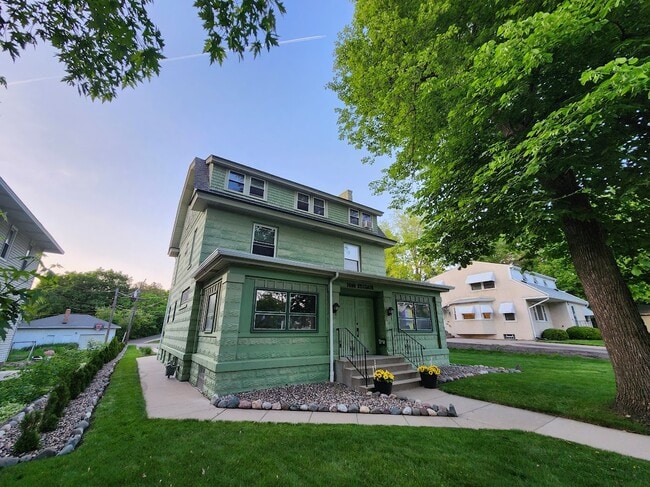 property at 1699 Saint Clair Ave