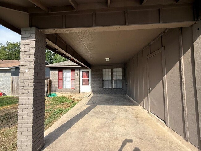 10308 Little Pebble Dr in Austin, TX - Building Photo - Building Photo