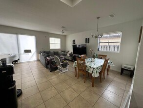 25200 SW 119th Ave in Homestead, FL - Building Photo - Building Photo