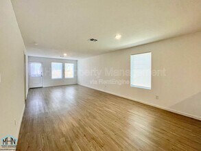 12931 Kathleen St in Saint Hedwig, TX - Building Photo - Building Photo