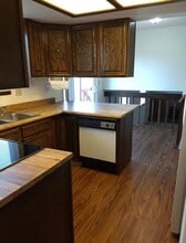2015 Chapel Hills Dr in Colorado Springs, CO - Foto de edificio - Building Photo