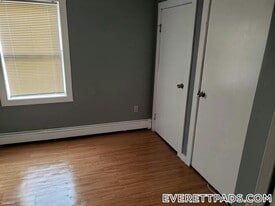 85 Bow St, Unit 1 in Everett, MA - Building Photo