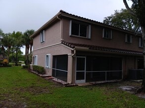 4983 Pinemore Ln in Lake Worth, FL - Building Photo - Building Photo