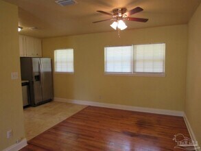 5407 Charbar Dr in Pensacola, FL - Building Photo - Building Photo