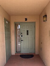 8211 NW 191st St in Hialeah, FL - Building Photo - Building Photo
