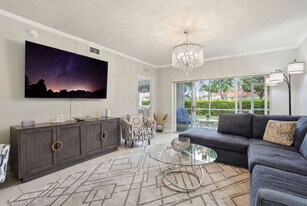 7831 Regal Heron Cir in Naples, FL - Building Photo