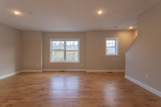 Half Peak Place in Rochester, NH - Building Photo - Interior Photo