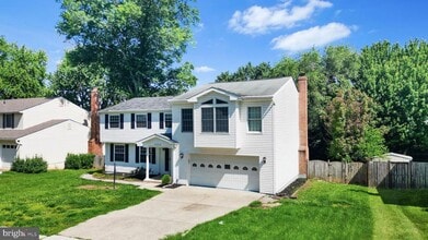 12312 Streamvale Cir in Herndon, VA - Building Photo - Building Photo