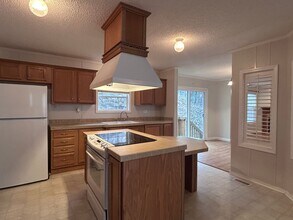 560 Wards Branch Rd in Sugar Grove, NC - Building Photo - Building Photo