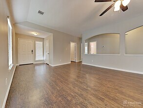 2439 High Island Way in Houston, TX - Building Photo - Building Photo
