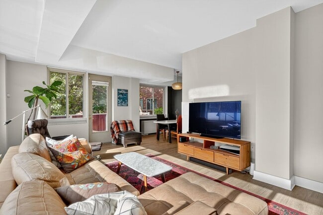 property at 4000 Tunlaw Rd NW