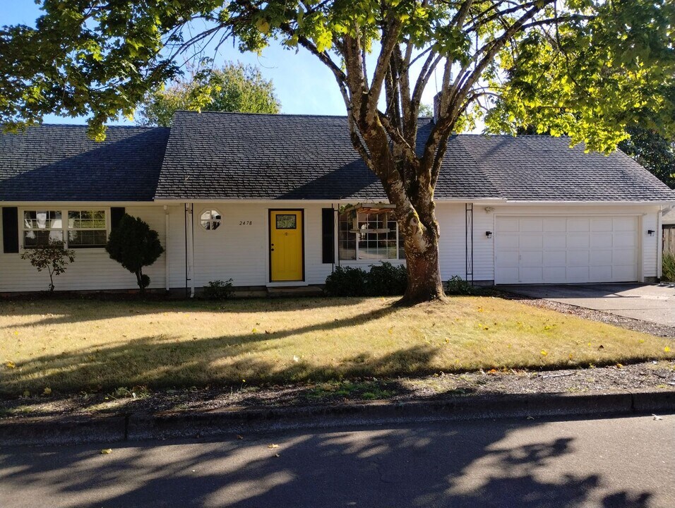 2478 SE Spruce St in Hillsboro, OR - Building Photo